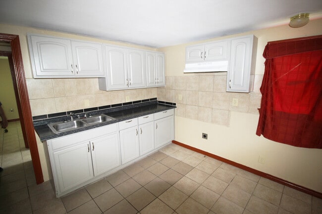 Foto del edificio - 1629 Katlan St