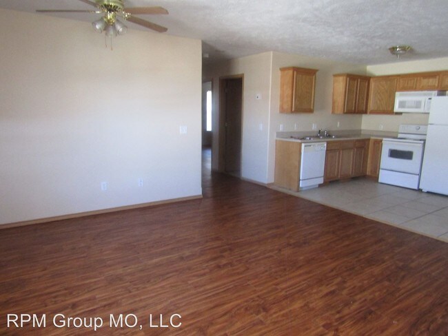 Building Photo - 5550 N Brown Ln