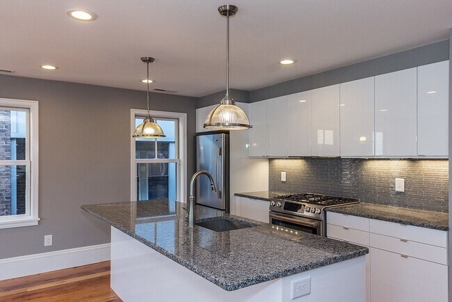 Foto del edificio - 150-152 Huron Ave