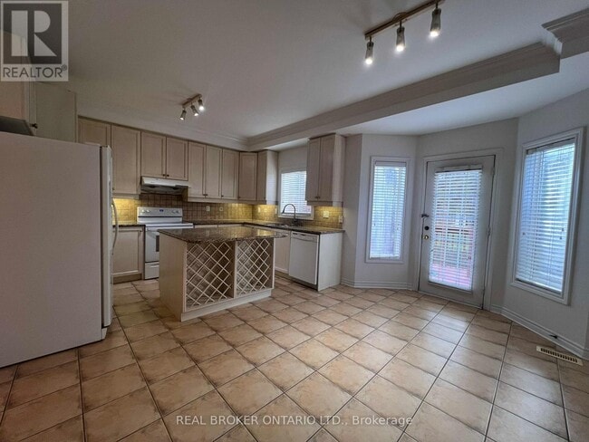 Photo du bâtiment - 36 Stonebridge Blvd