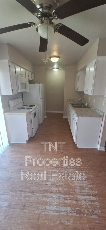 Foto del edificio - 2805 Sprucewood St