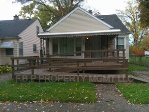 Building Photo - 18545 Riverview St