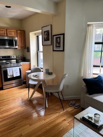 Foto del edificio - 529 Columbus Ave