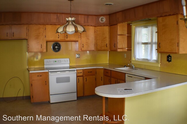 Foto del edificio - 3 br, 1 bath House - 2 Pine Street