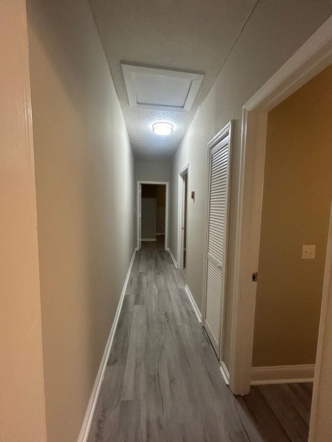 Foto del edificio - Fully Renovated Apartment Duplex Located in the Heart of Edgewood - 2227B