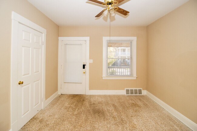 Foto del edificio - 3286 W 84th St