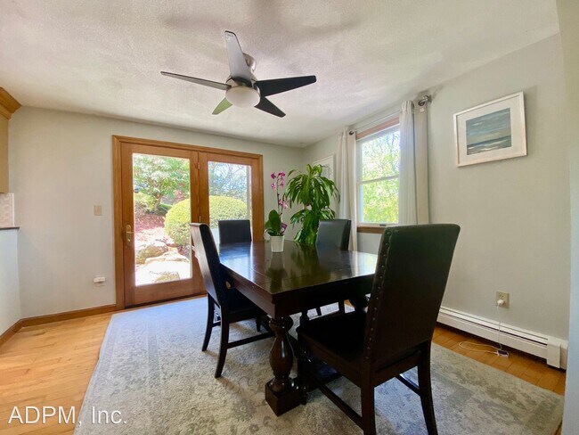 Foto del edificio - 3 br, 1.5 bath House - 5B Lilah Circle