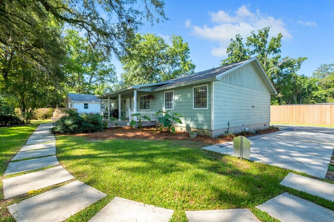 Photo - 723 E Tennessee Street Townhome