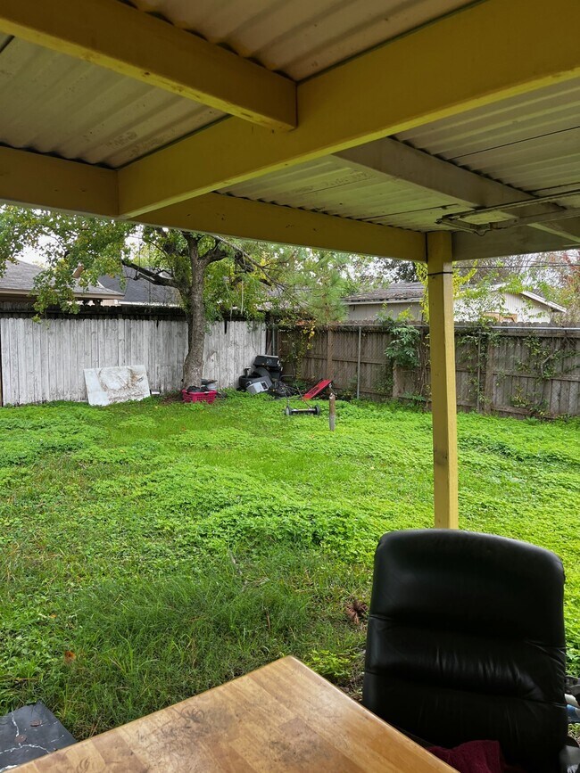 Building Photo - 538 Glenvale Dr