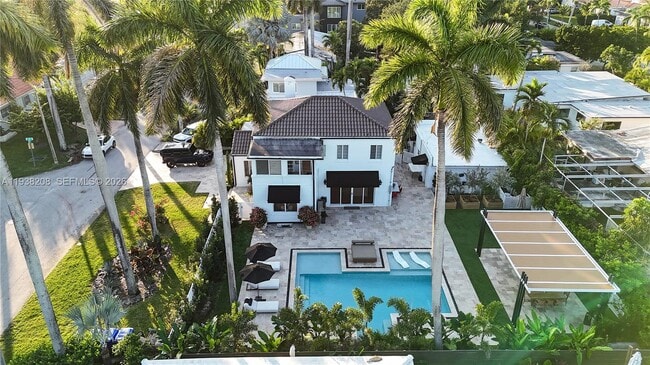 Building Photo - 1201 NE 85th St