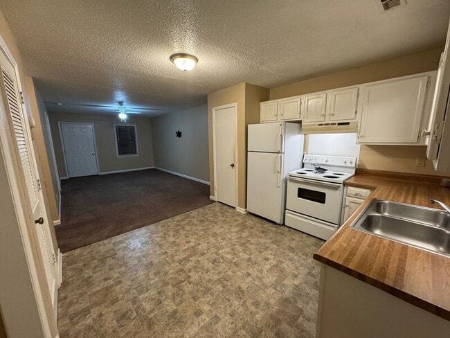 Building Photo - 2913 Wimberly Dr SW