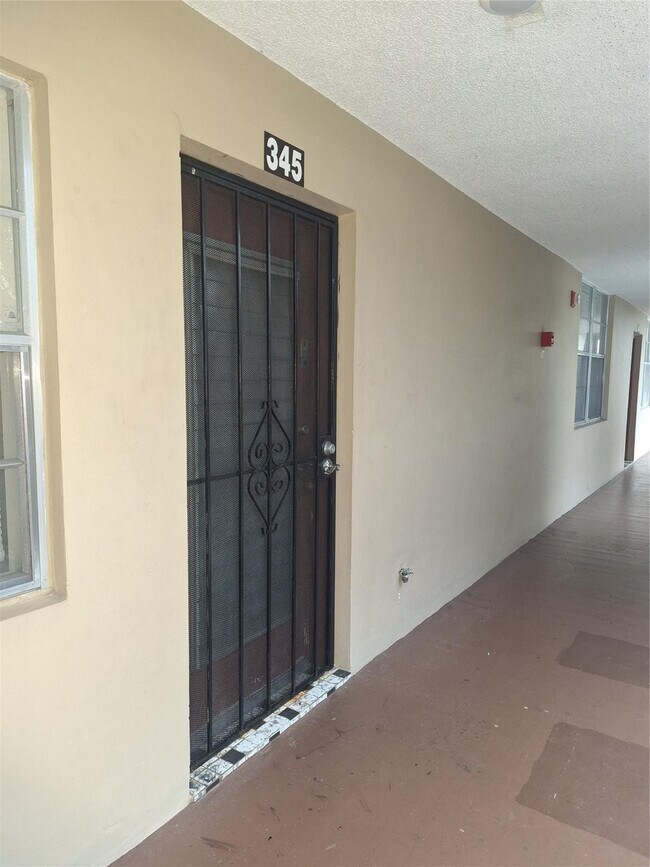 Foto del edificio - 2601 NW 48th Terrace