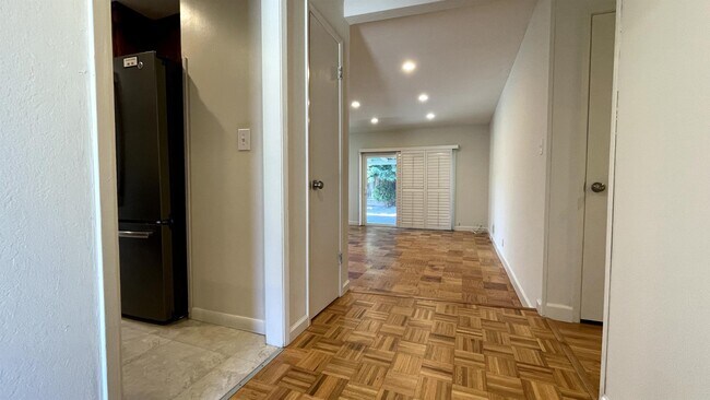 Foto del edificio - 1176 Topaz Ave