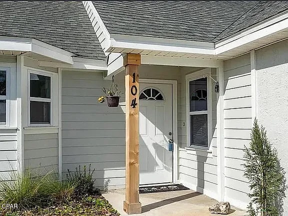 Building Photo - 104 Oleander Cir