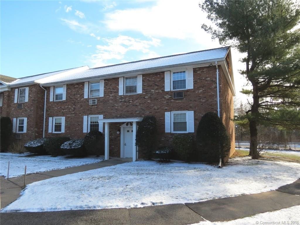 1463 Willard Ave, Newington, CT 06111 Condo for Rent in Newington, CT