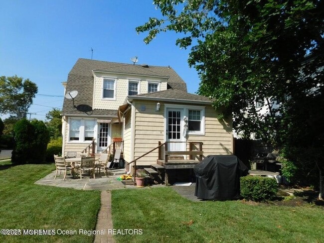 Building Photo - 319 Jersey Ave