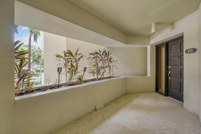 Foto del edificio - 1117 Marine Way E