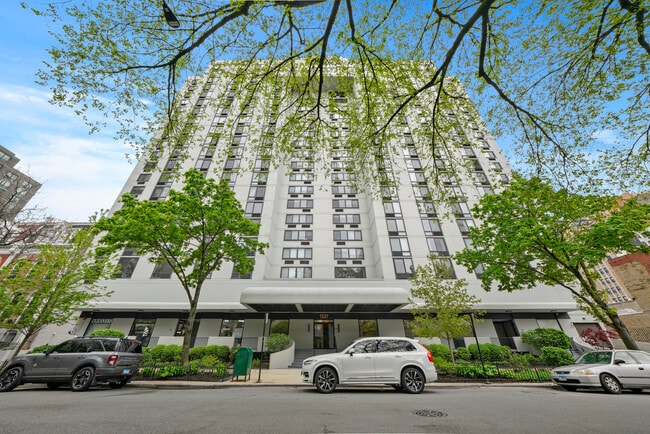 Building Photo - 1221 N Dearborn St