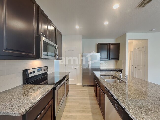 Foto del edificio - 119 Laurel Grace Ln