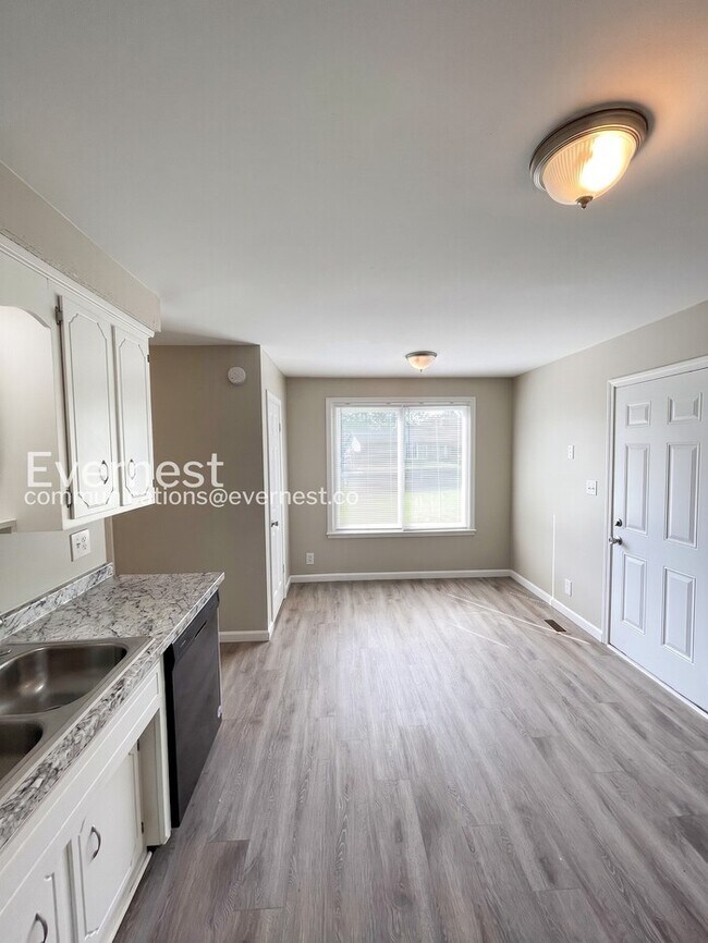 Foto del edificio - 901 Cimarron Ct