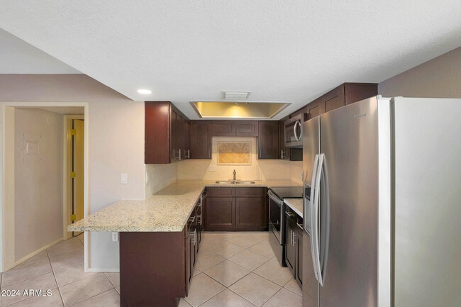 Building Photo - 7402 E Carefree Dr