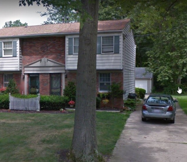 7715 Brookwood St NE, Warren, OH 44484 Townhouse for Rent in Warren, OH
