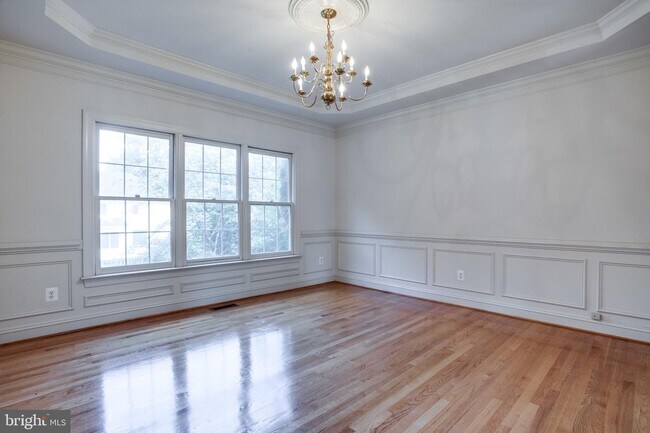 Building Photo - 1588 Highland Glen Pl