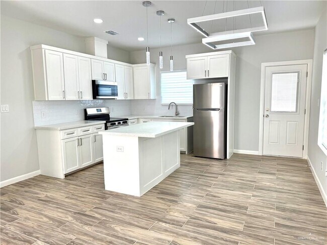 Foto del edificio - 2613 Bliss St
