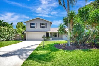 Building Photo - 4610 Pine Tree Dr