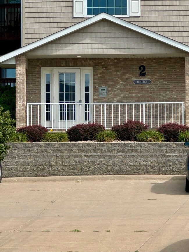 Building Photo - 4102 Creek Hill Dr