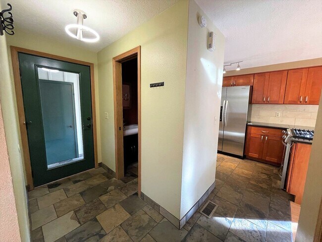 Building Photo - 3 br, 1.5 bath House - 7929 SW Skyhar Dr.