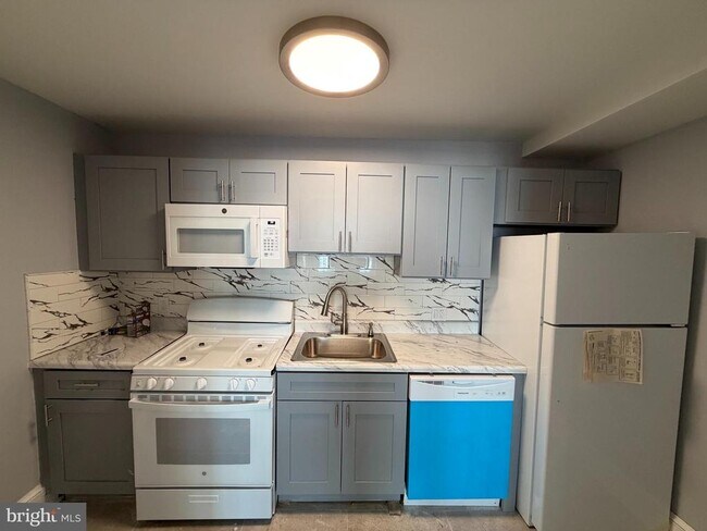 Foto del edificio - 1651 W Grange Ave