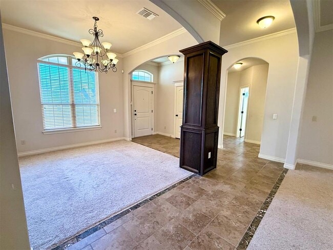 Building Photo - 620 Summit Crest Ln