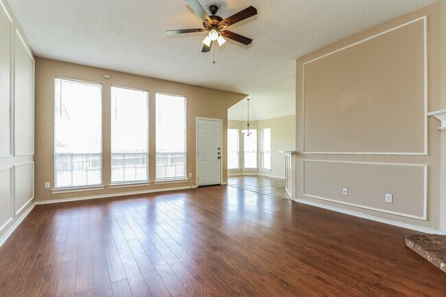 Foto del edificio - 7728 Blossom Dr