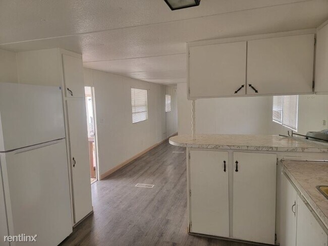 Building Photo - 2 br, 1 bath Mobile Home - 480 Wyona St