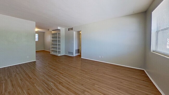 Foto del edificio - 3034 Belden St