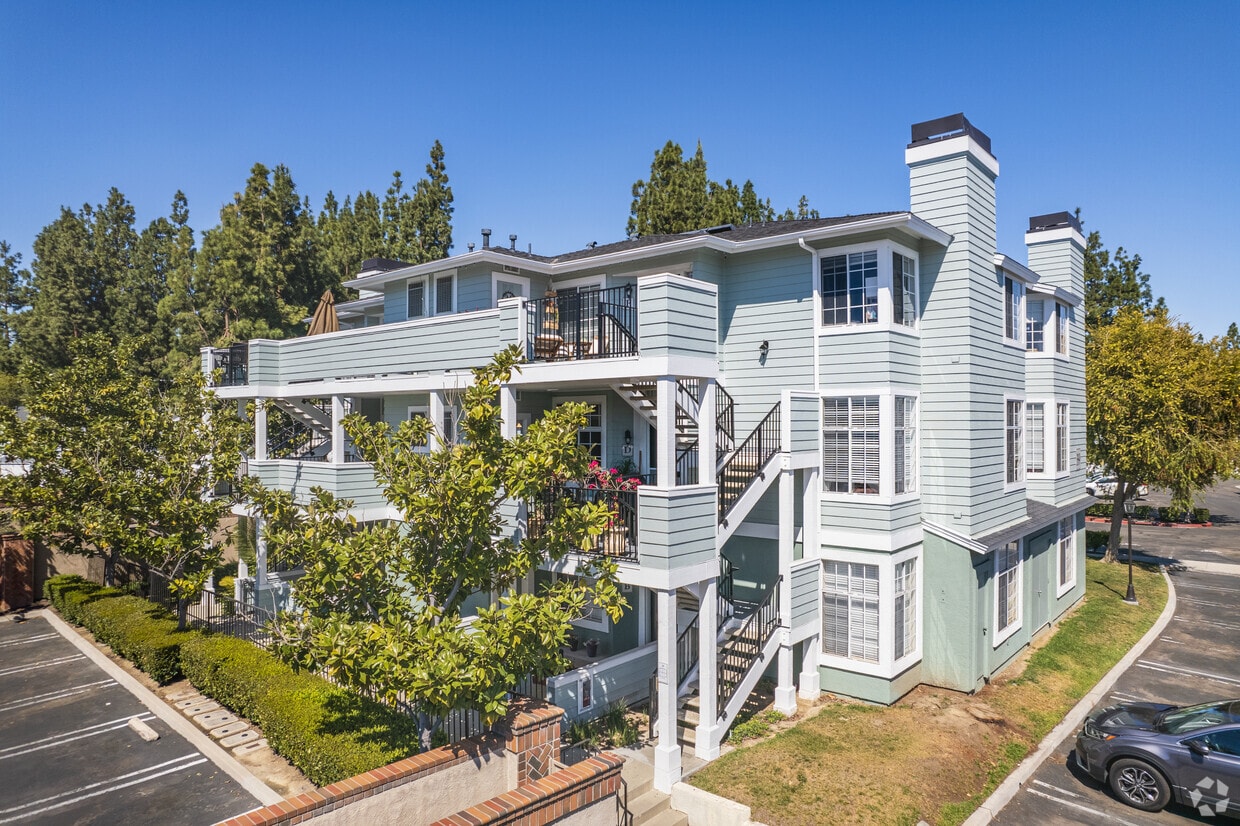 Canyon Villas Apartments in Aliso Viejo, CA