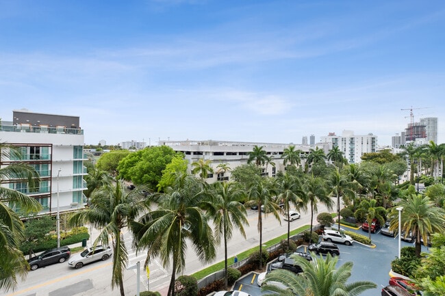 Foto del edificio - 1200 West Ave