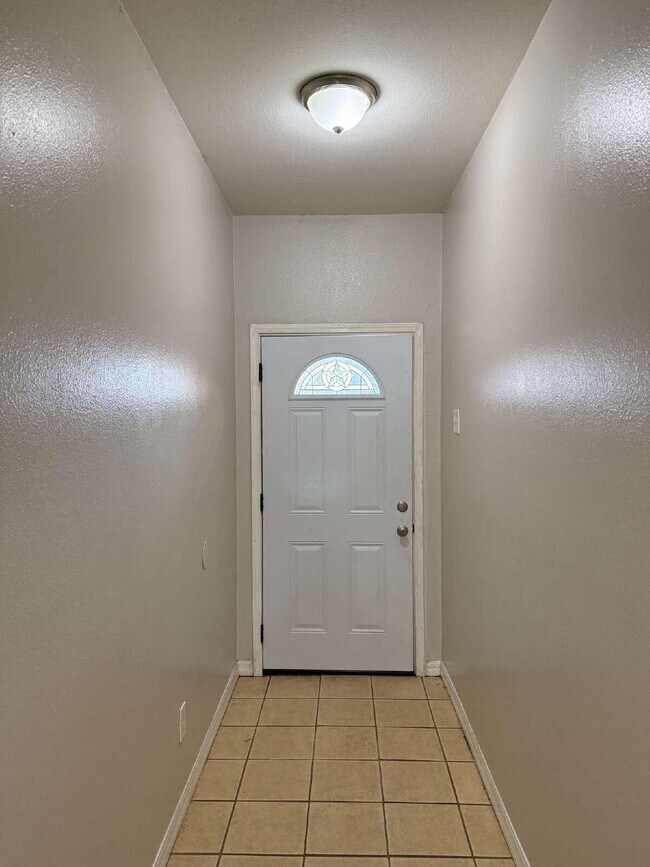 Foto del edificio - 1823 Smoke Tree Ln