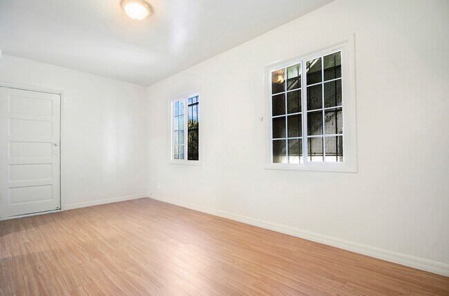 Foto del edificio - 4102 Ascot Ave