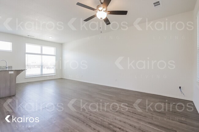 Foto del edificio - 1514 S. Razorback Road