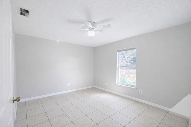 Building Photo - 1630 Needle Palm Dr