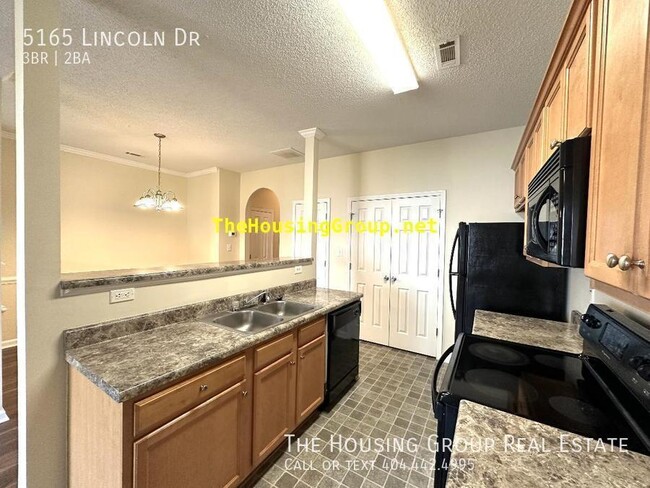 Building Photo - 2 Year Lease For The Price Of 1 Year Lease...