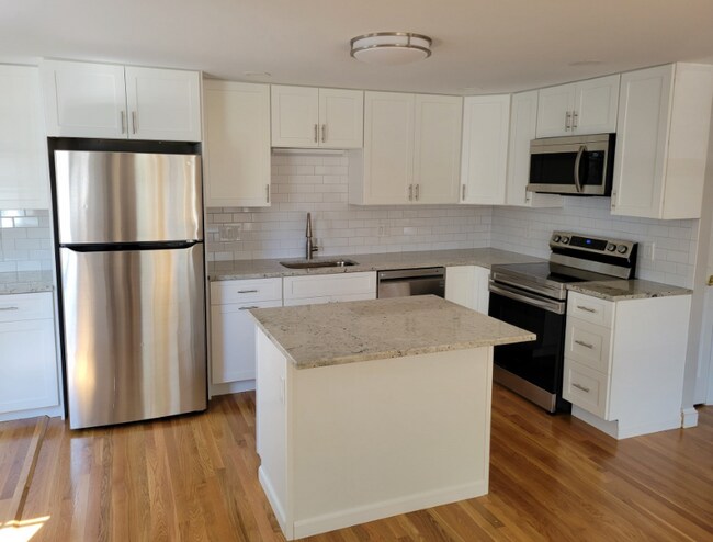 Building Photo - 17 Piermont St