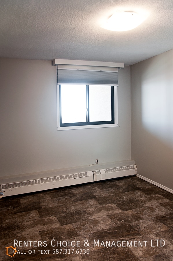 Building Photo - Landmark Building With Onsite Gym, Secured...