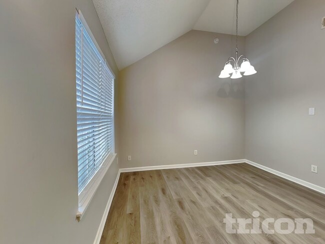 Building Photo - 2368 Rambling Way