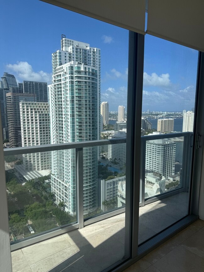 Building Photo - 1060 Brickell Ave