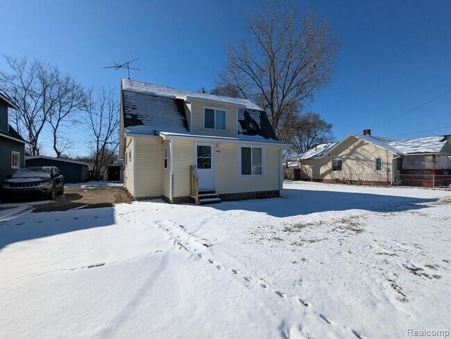 Foto del edificio - 2050 E Scottwood Ave