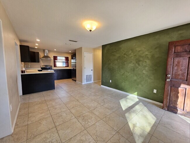 Foto del edificio - 1520 Cunningham Ave