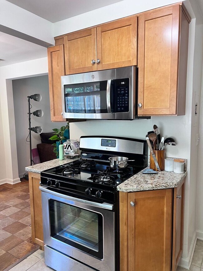 Foto del edificio - 2617 Madison Rd